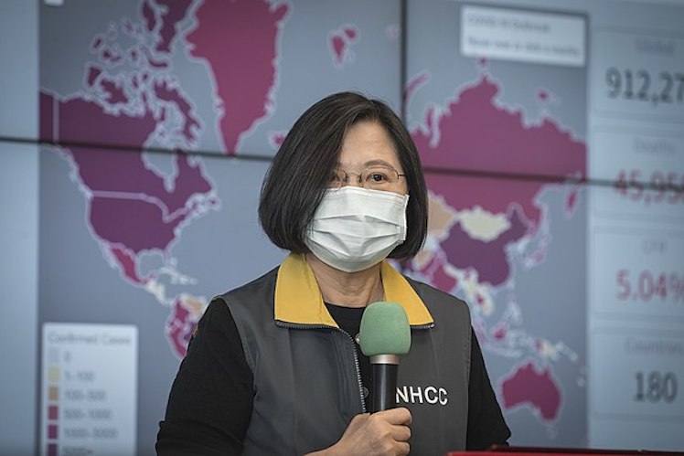 Taiwanese president Tsai Ing-wen inspects the Central Epidemic Command Center. Photo via Taiwan Presidential Office