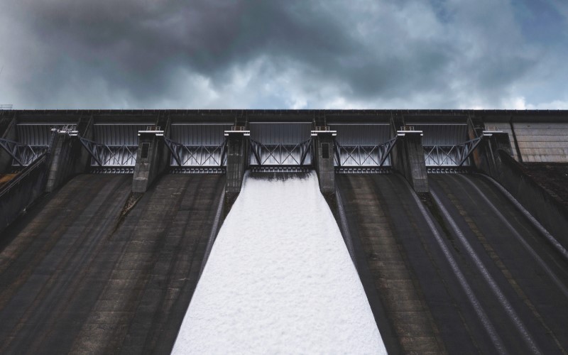 Dam walls